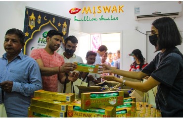 Dabur Miswak продолжает распространять Миллион улыбок во время Рамадана